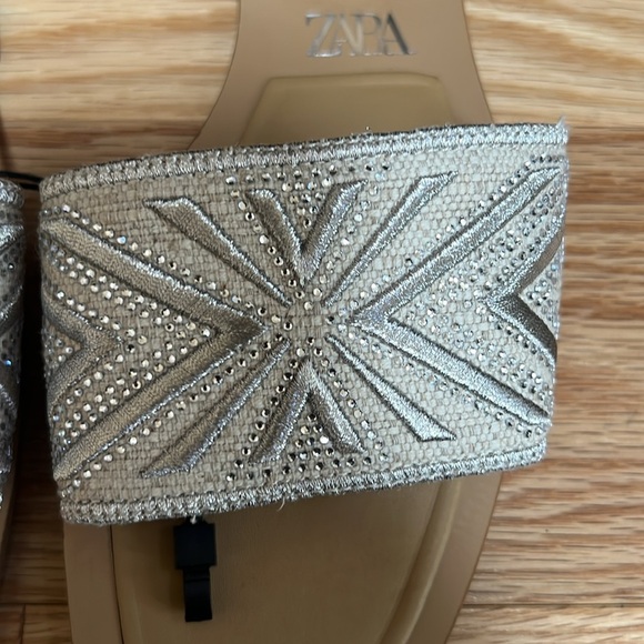 New! Zara Women's Sz 7.5 Sandals with tiny crystals. - Picture 3 of 8